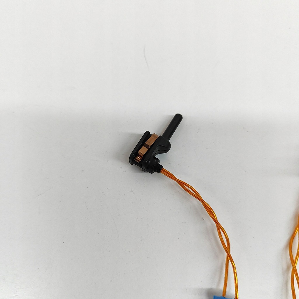 фото №5, Mercedes-benz c w205 2016 датчик зносу гальмівних колодок гальмівних