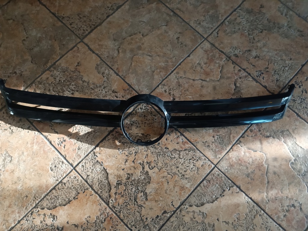 фото №1, Решітка радіатора решітка радіатора 5m0853655d vw golf vi +