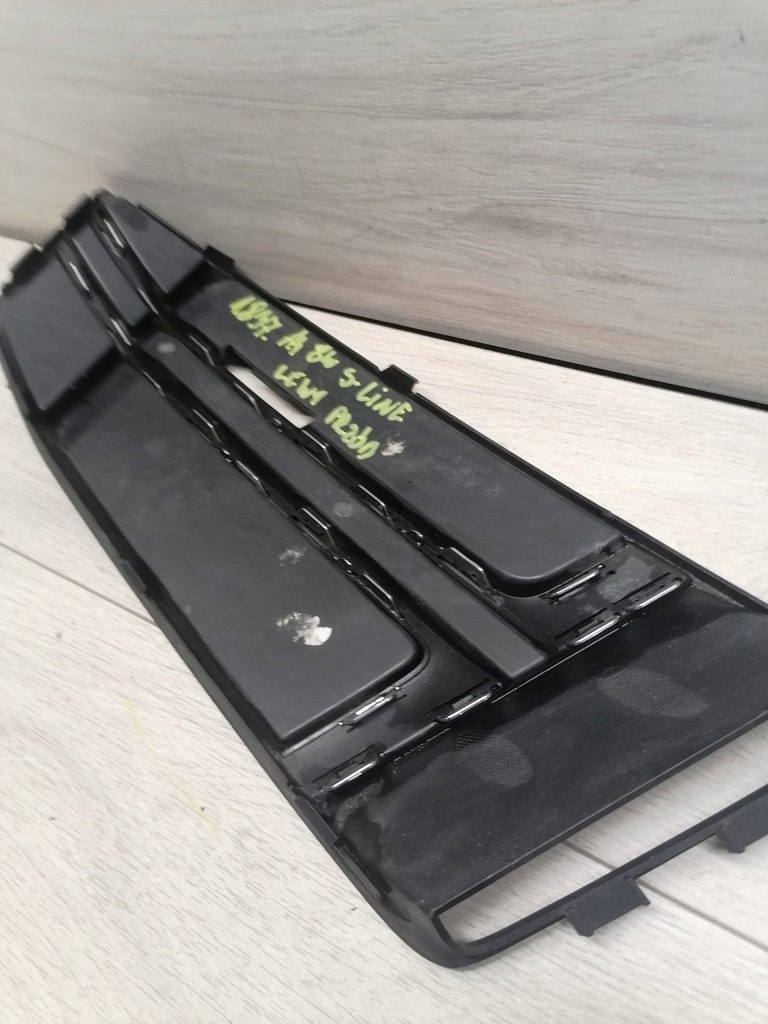 Audi a4 8w s-line решітка ліва перед 8w0807681f Зі Шроту