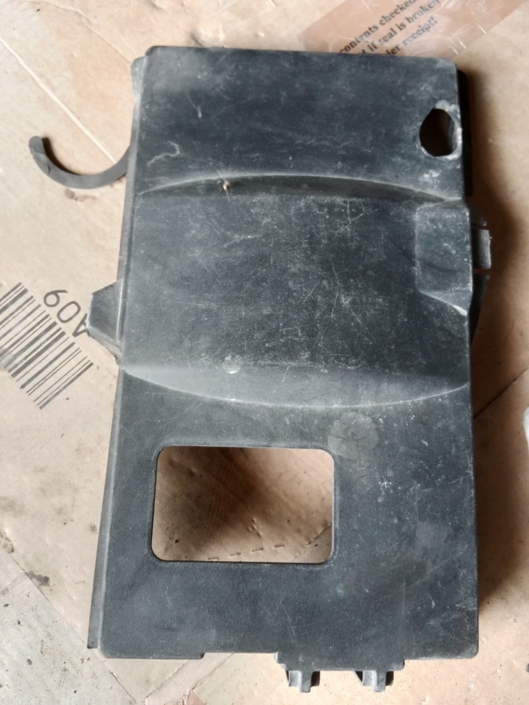 Купити Кришка акумулятор ford focus mk2 3m51-10a659-bh