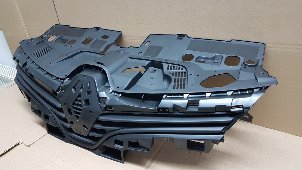 Решітка радіатора решітка радіатора бампера перед renault clio iv новий оригінал! в Україні