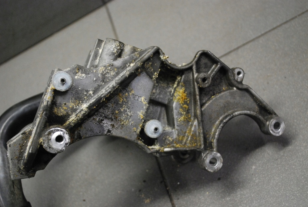 фото №3, Кронштейн насоса підсилювача 059145169p a4 b7 3.0tdi