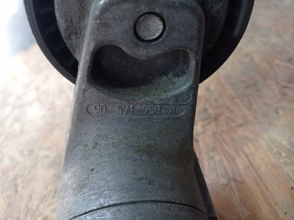 Кронштейн кронштейн кронштейн генератора ролик натяжитель ремень opel meriva a 1.6b в Украине