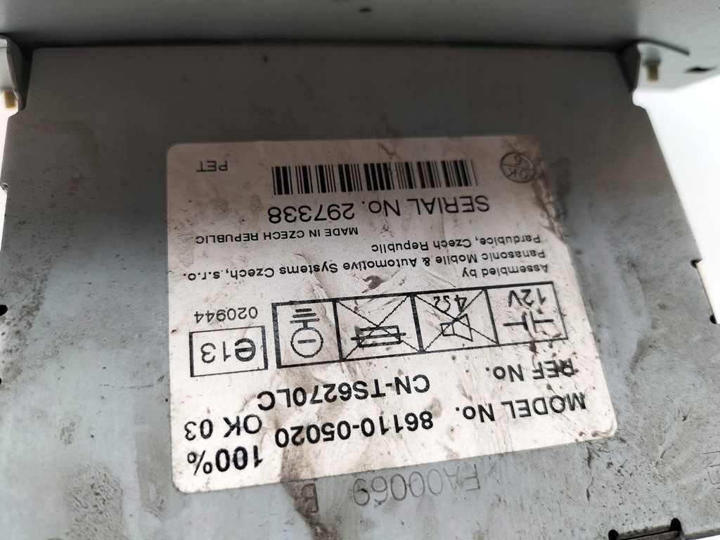 фото №7, Консоль средняя радио toyota avensis 8611005020