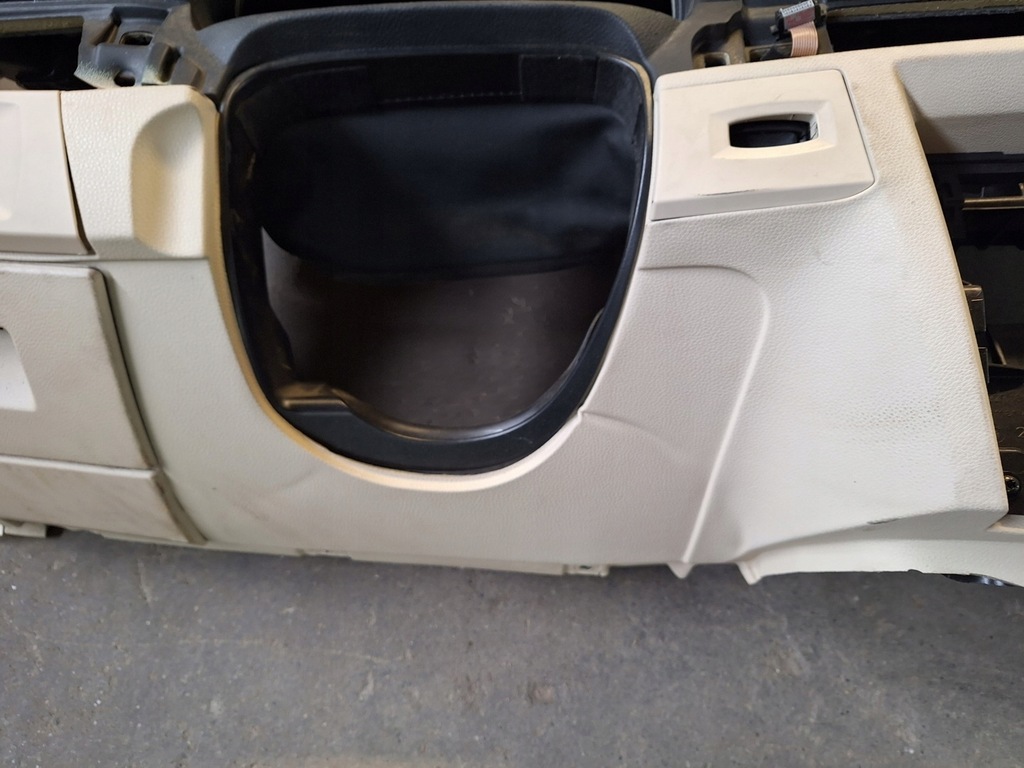 фото №7, Bmw e92 приборная панель консоль кружки