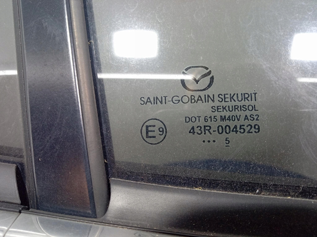 Mazda 3 iii bm sedan двері задній праве задні Зі Шроту