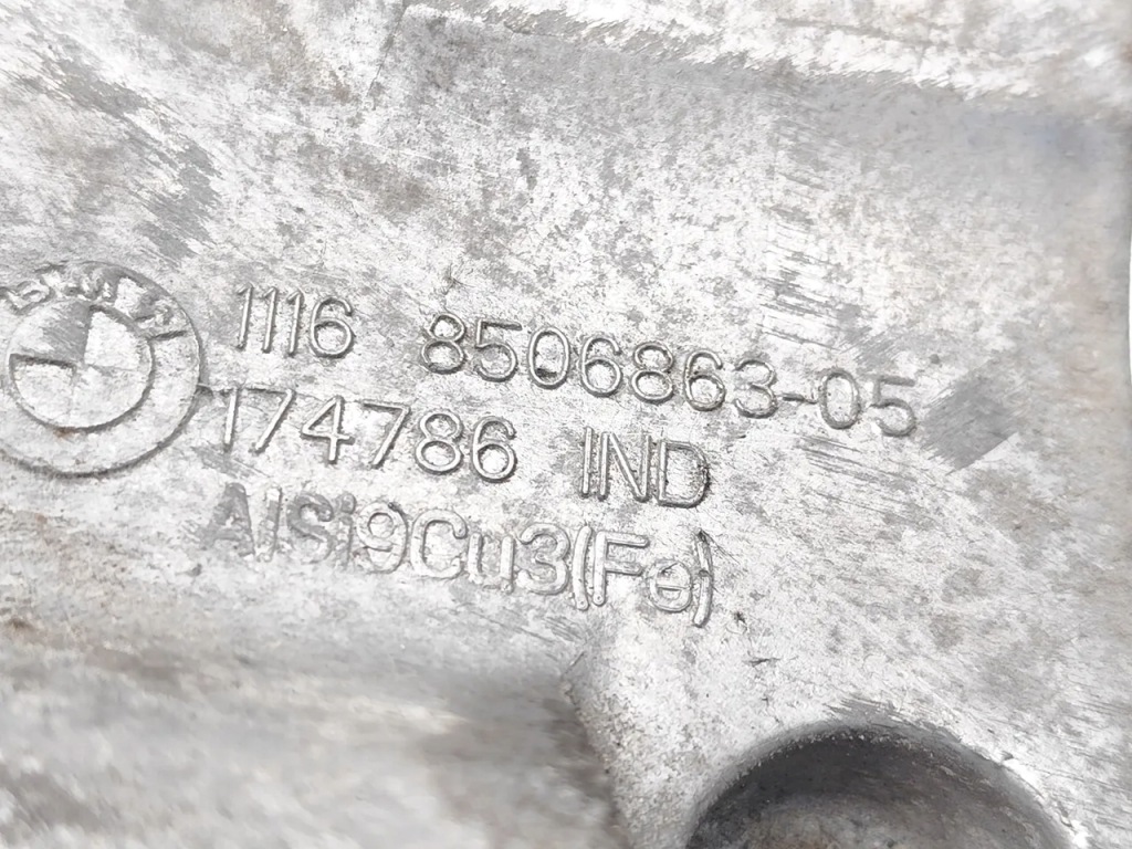 Bmw 1 series кронштейн генератора 116d дизель 85kw 116 hp 8506863 174786 Зі Шроту