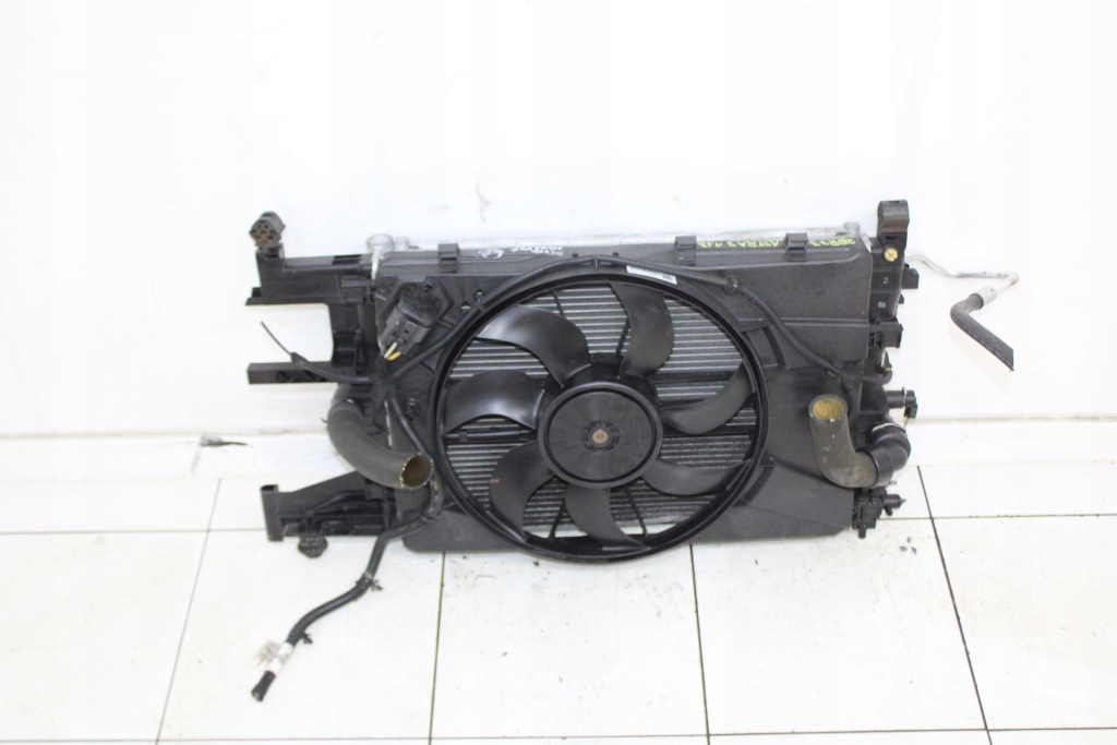 фото №1, Opel astra iv j 2009r- 1.6 b радиатор + вентиляторы комплект