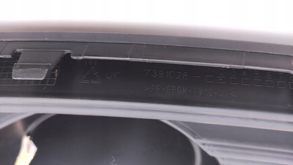 фото №6, Mini cooper f54 s решётка бампера выхлоп правый задняя pdc 7391028 kr233