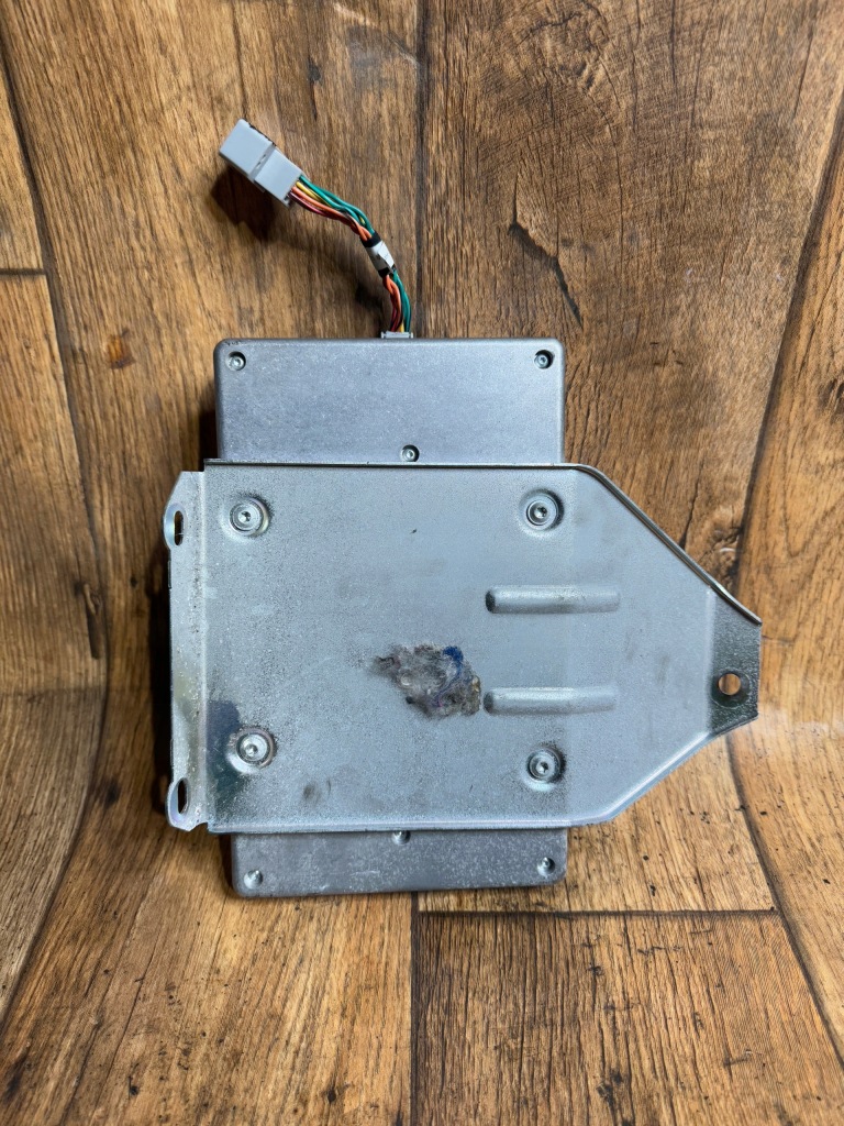 фото №2, Jeep grand cherokee wk 2 ii lift summit підсилювач радіо