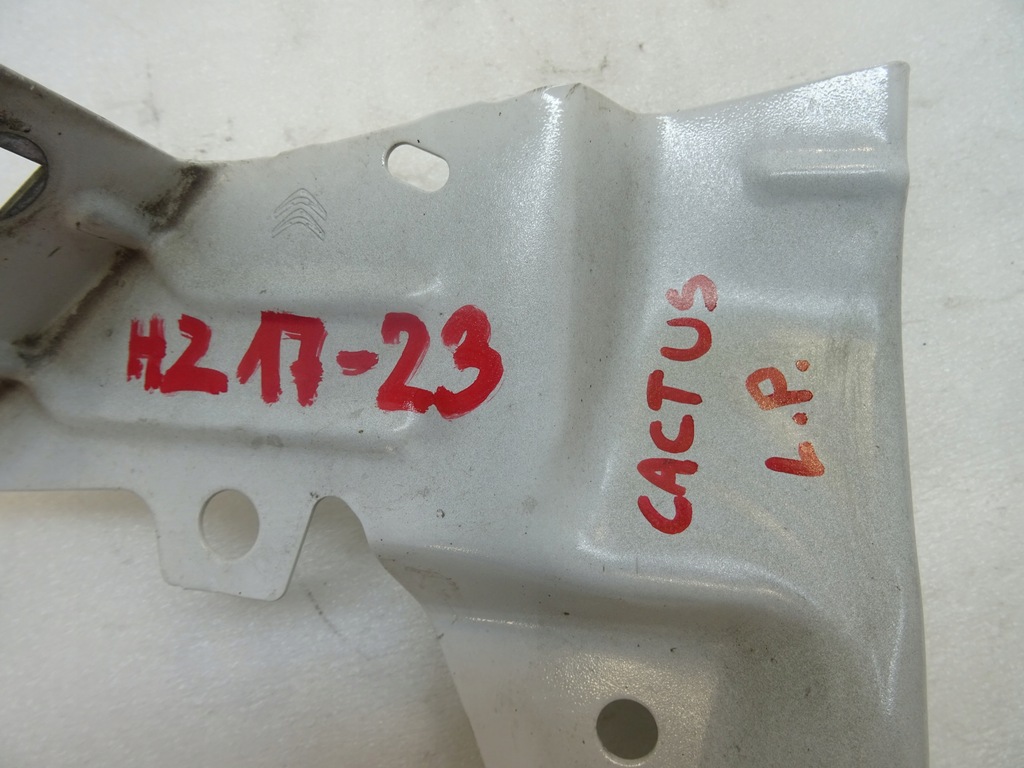 фото №8, Citroen c4 cactus левая кронштейн крыла ewpb