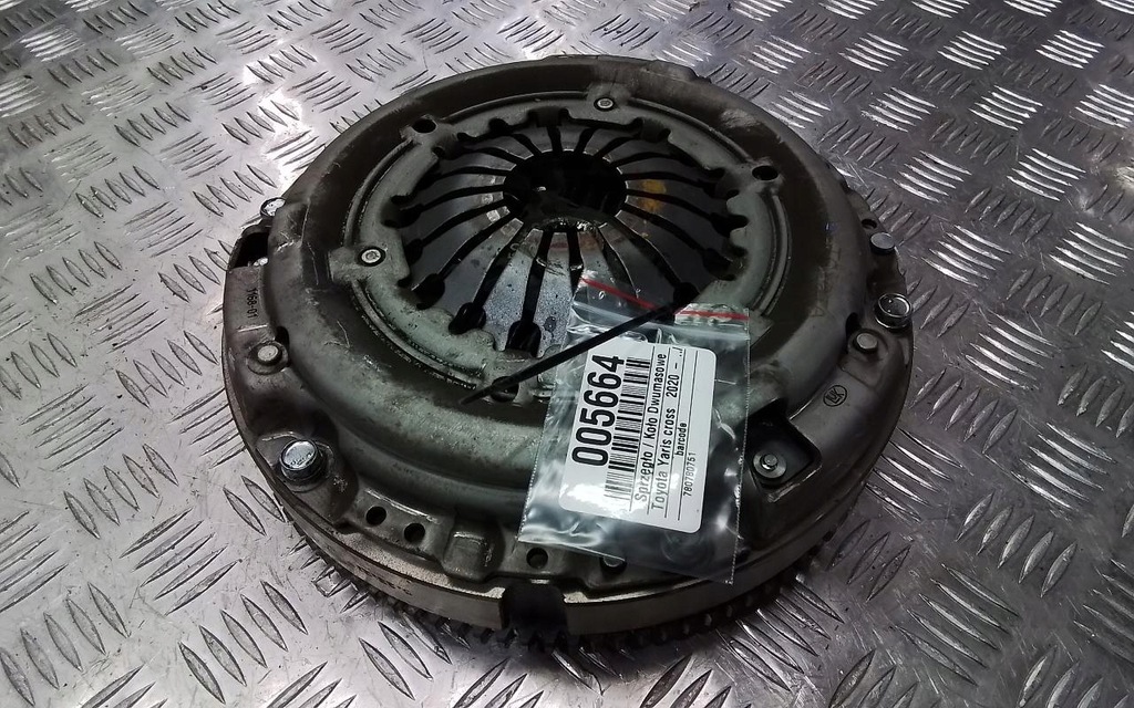 фото №2, Yaris iv cross сцепление kpl. m15a