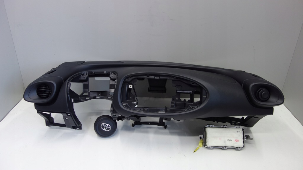 фото №1, Toyota aygo x приборная панель консоль подушка безопасности оригинал