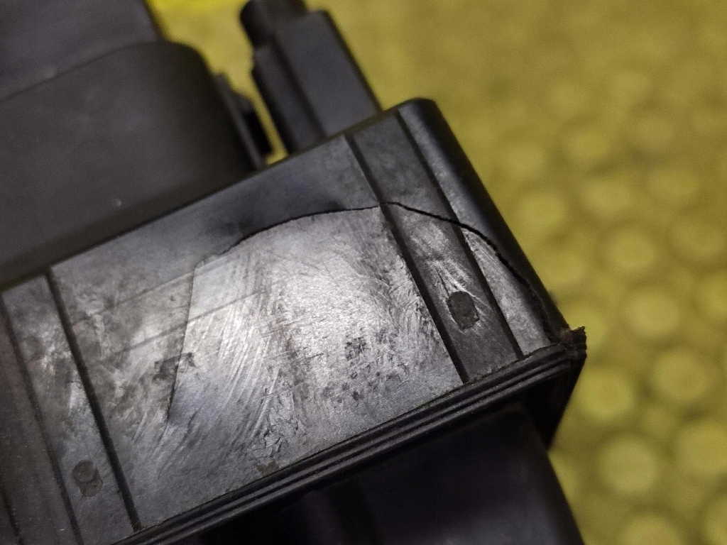 Opel astra h коробка предохранителей 13250232 в Украине