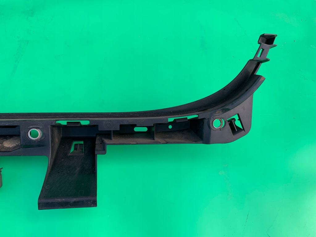 фото №11, Напрямна бампера заднього середина bmw 3 e91 kombi 04-