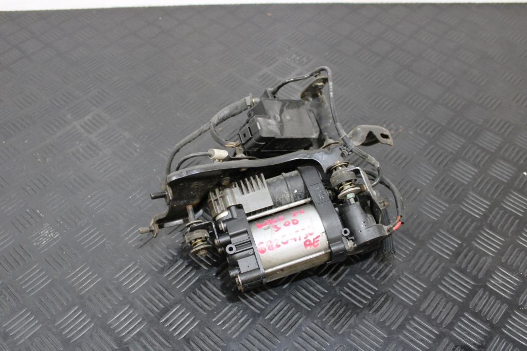 Купить Компрессор подвеска 68204730ae mercedes cla w117