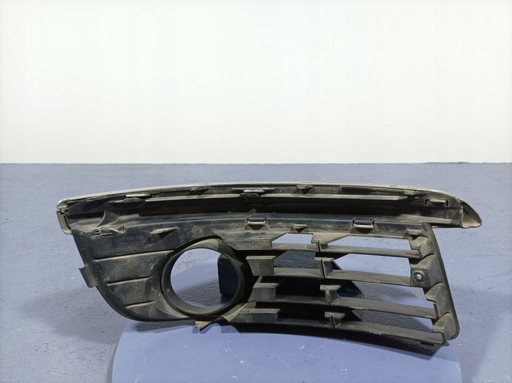 Vw jetta v решётка бампера противотуманной фары передняя левая 1k0853665k ld1w с Разборки