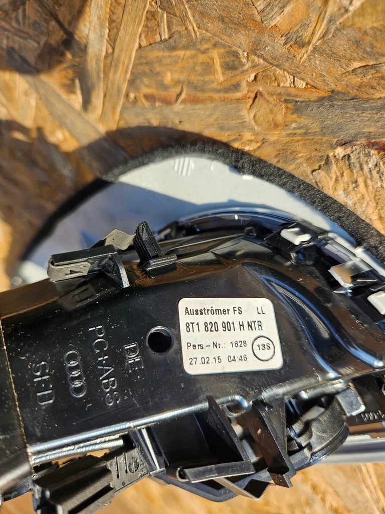 фото №10, Решітка обдув ліва audi a4 b8 a5 8t1820901h