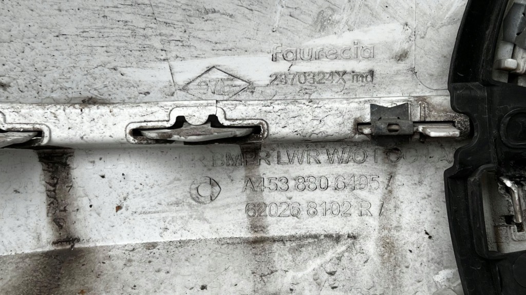 Smart fortwo eq 453 18- бампер передній решітка a4538806405 в Україні