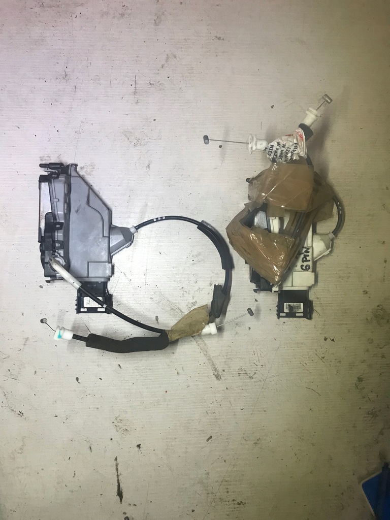 фото №1, Замок дверь правый задняя citroen c3 ii 2009-2016 6 pin