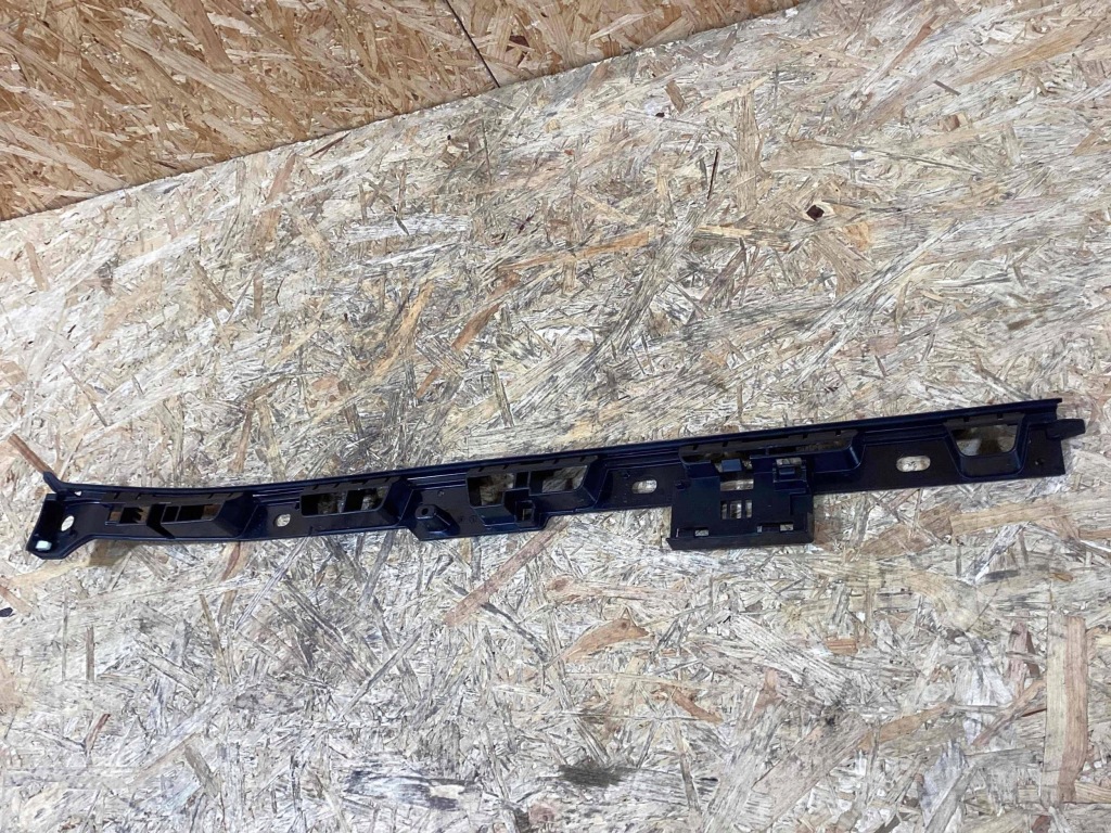 Porshe macan кронштейн порог правое 95b853538b Недорого