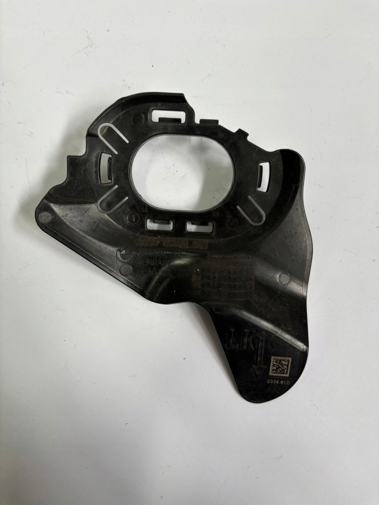 Купити Bmw g20 накладка підвіска задній балка ліва 6888059