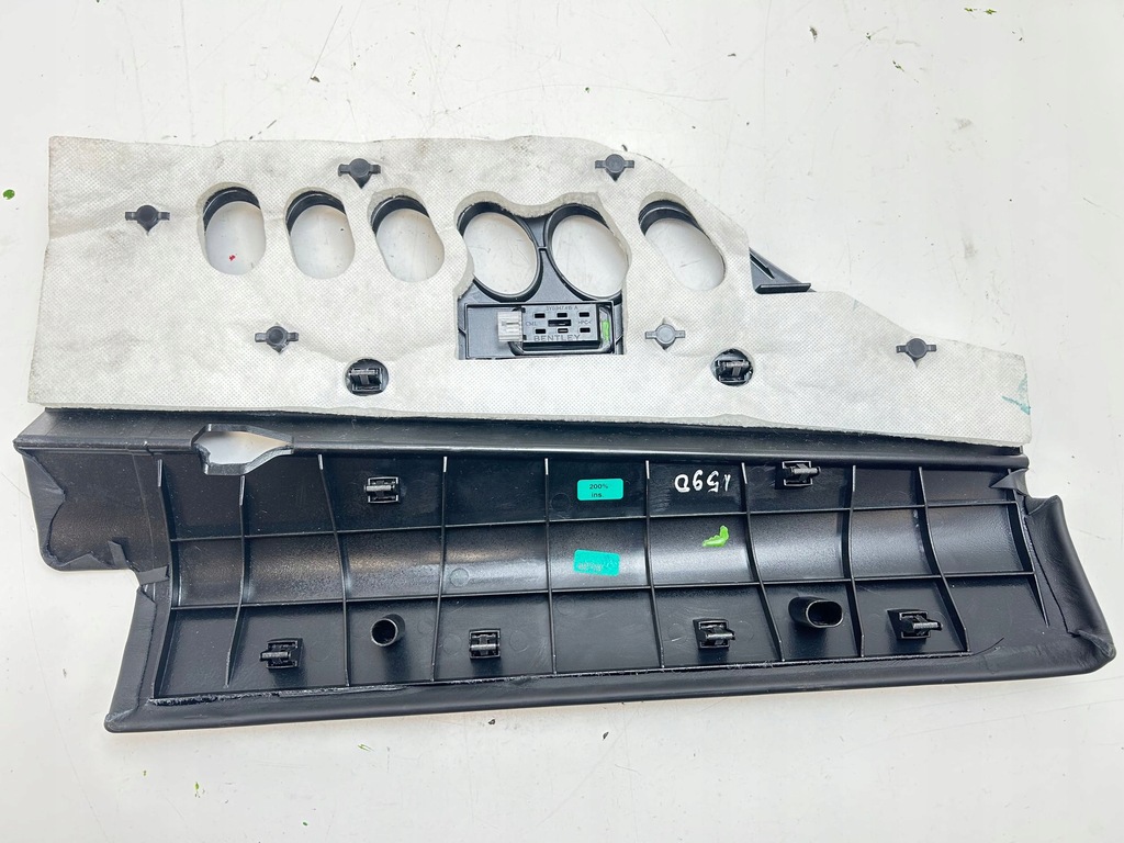 фото №8, 2015 bentley flying spur рамка бардачка 3w1857581