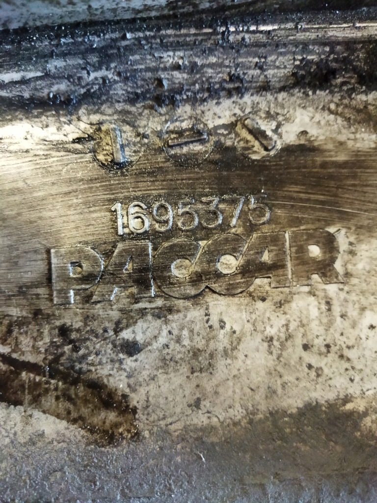 фото №3, Корпус розподільного валу колеса маховика daf 1695375