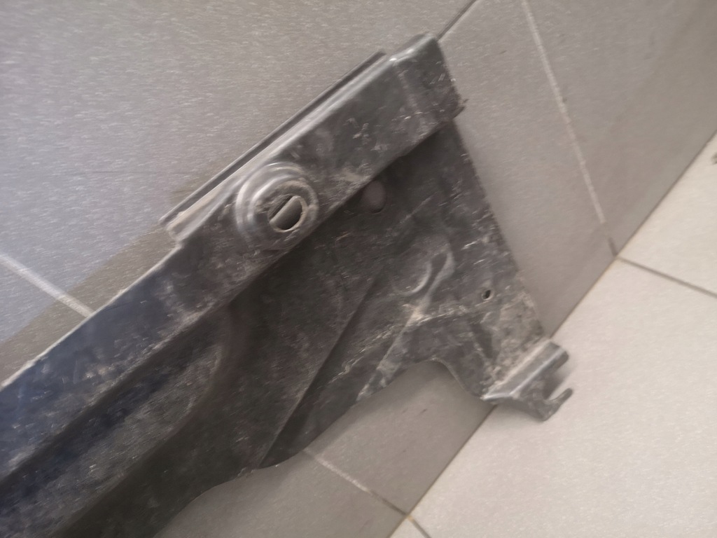 фото №10, Защита подвеска левая audi a4 b7 8e0825215ad