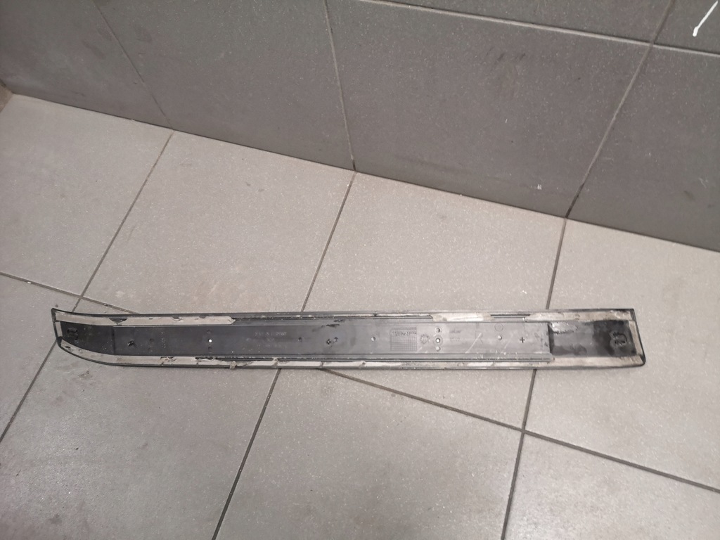 фото №8, Молдинг порог правый перед audi a4 b7 8e0853374n