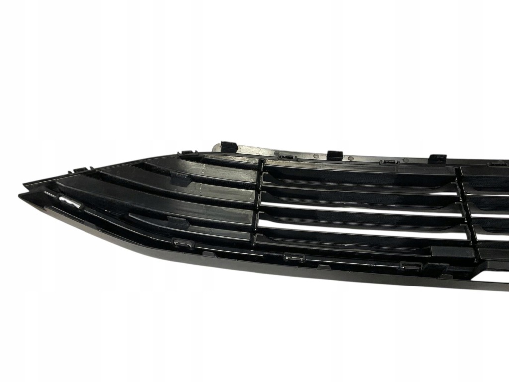 Решітка середня бампера передній aiways u5 861843107 2.031 Ціна