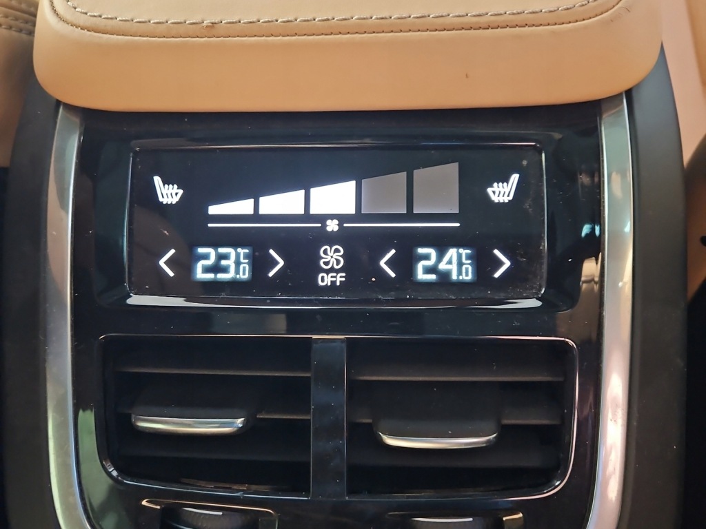 фото №1, Консоль панель обдув задняя volvo v90 p31346787