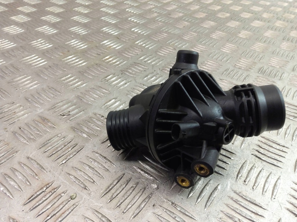 фото №7, Bmw x3 f25 2013 термостат / корпус термостата