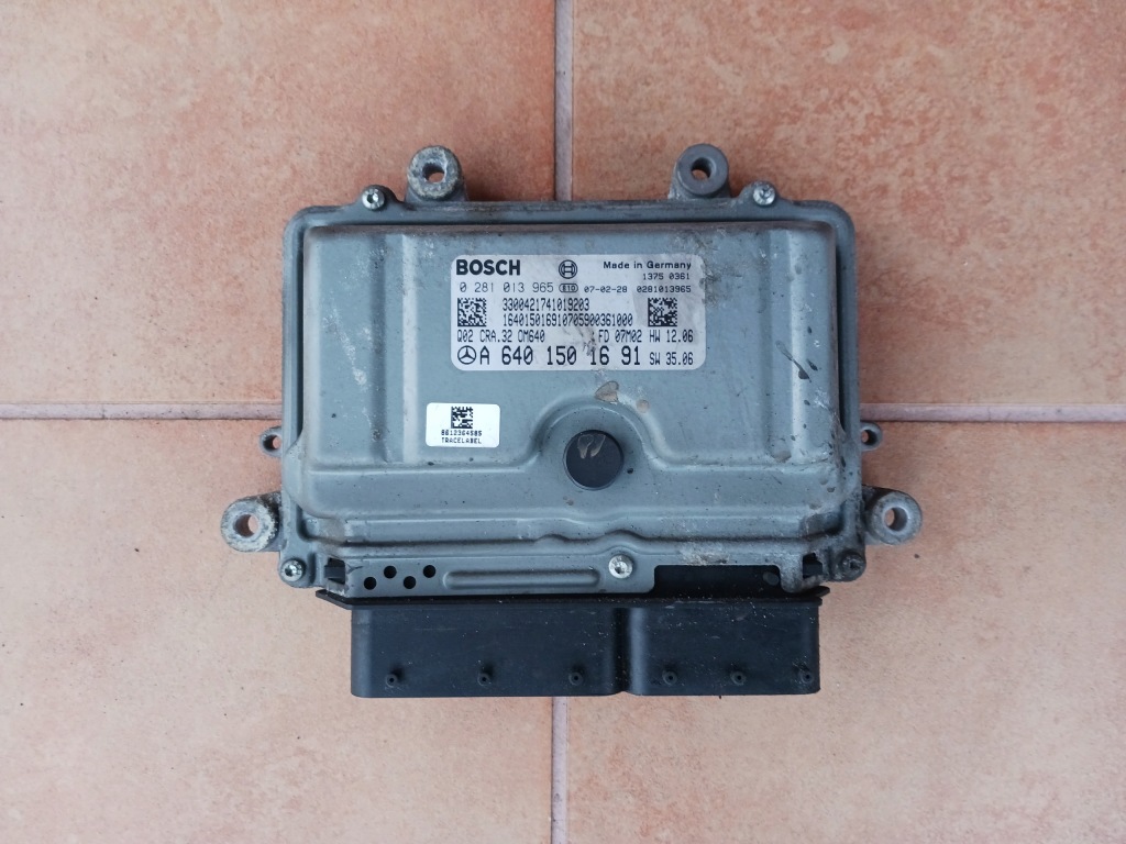 фото №1, Бортовой компьютер двигателя mercedes w245 2,0 cdi a6401501691