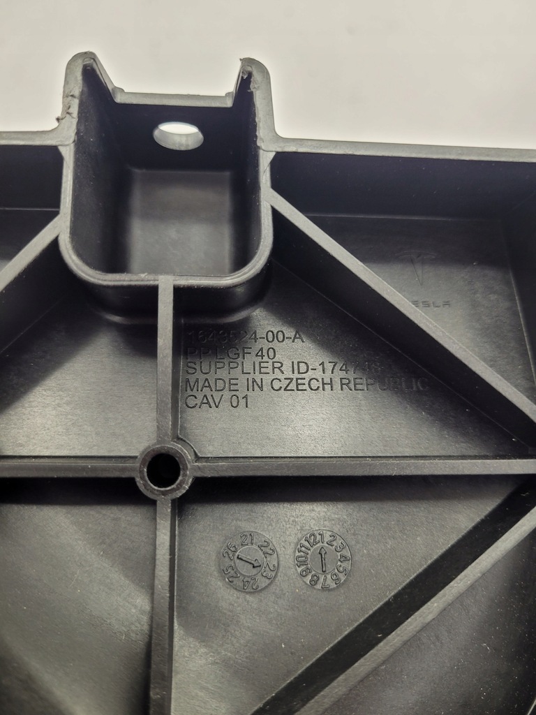фото №10, Pas передний усилитель tesla model y nowe całe