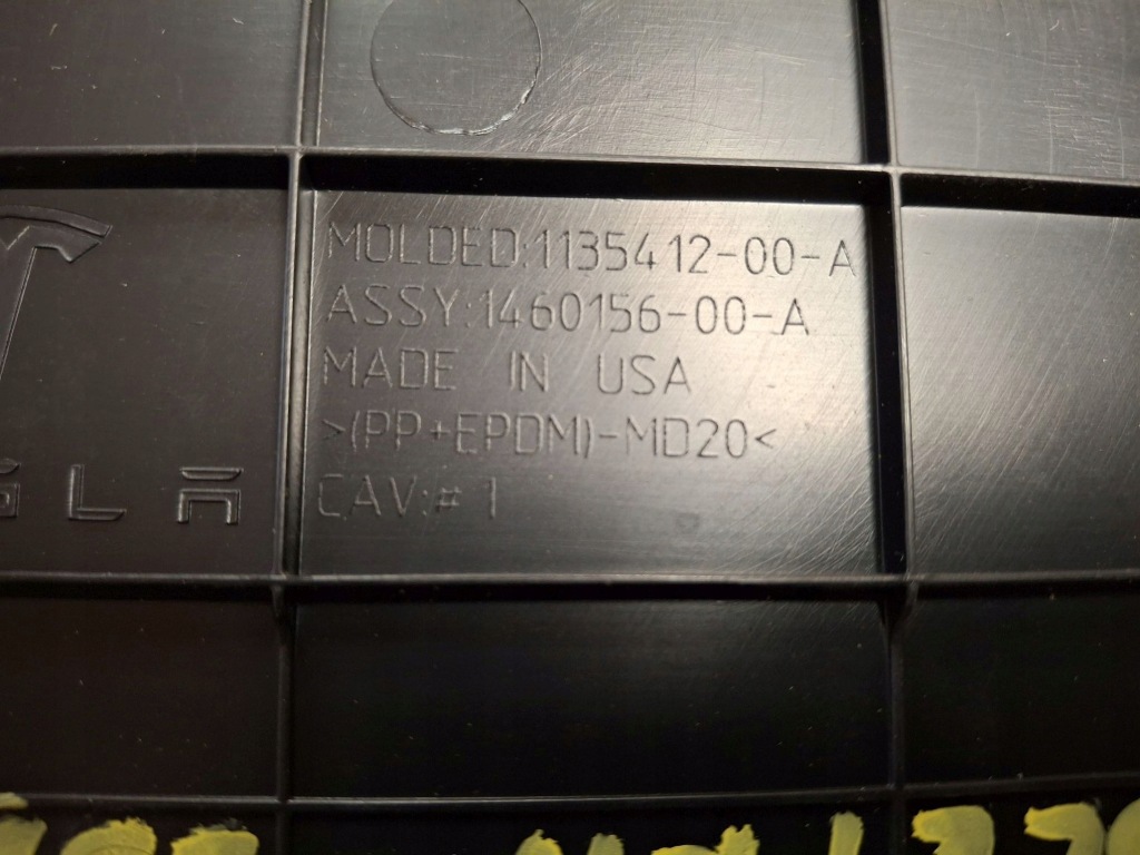 Заглушка бампера заднего tesla 3 2017r- Доставка