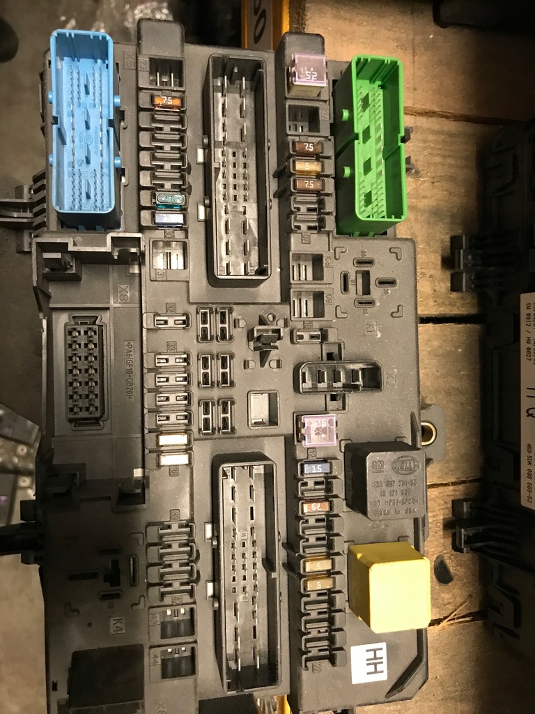 фото №1, Коробка предохранителей opel 13206760 hh