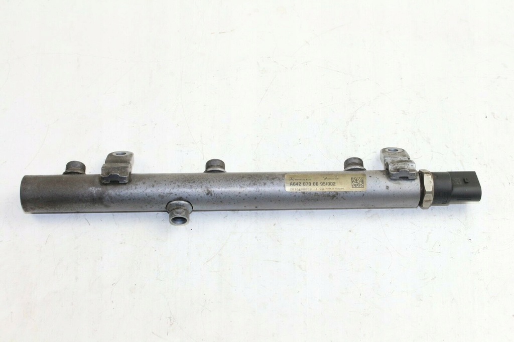 фото №1, Молдинг впрыскная mercedes sprinter vito ml 3.0 cdi