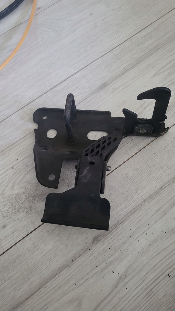 фото №1, Audi a6 c6 замок засувка капот 4f0823480b