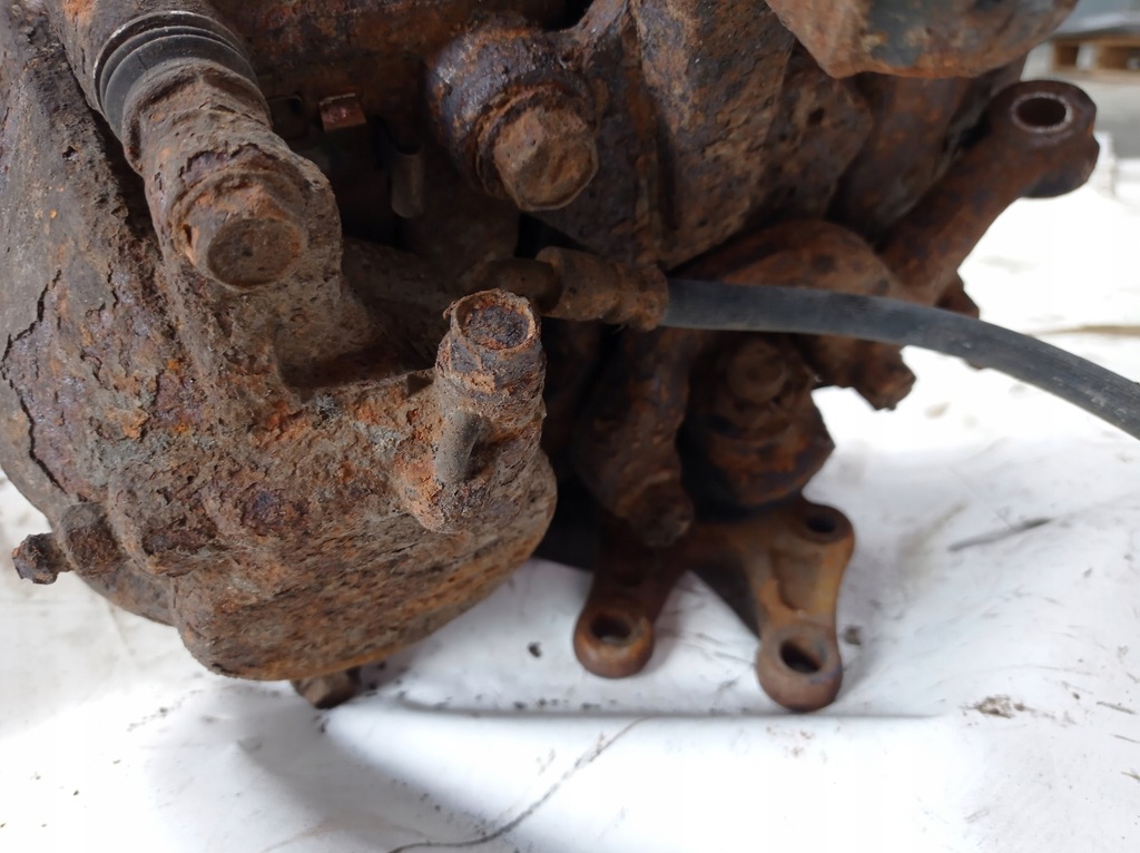 фото №5, Поворотный кулак правый перед hiace iv 1996 2.4d 2l