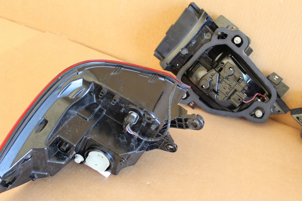 фото №13, Лампи задня комплект black led jak nowe bmw x2 f39