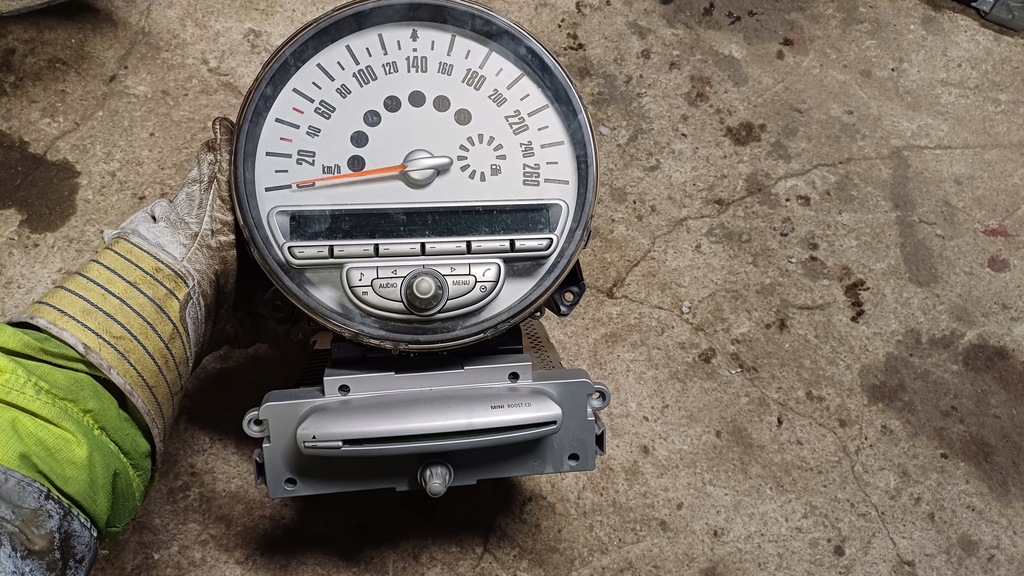 фото №1, Mini cooper r56 радио счетчик приборная панель 9189504
