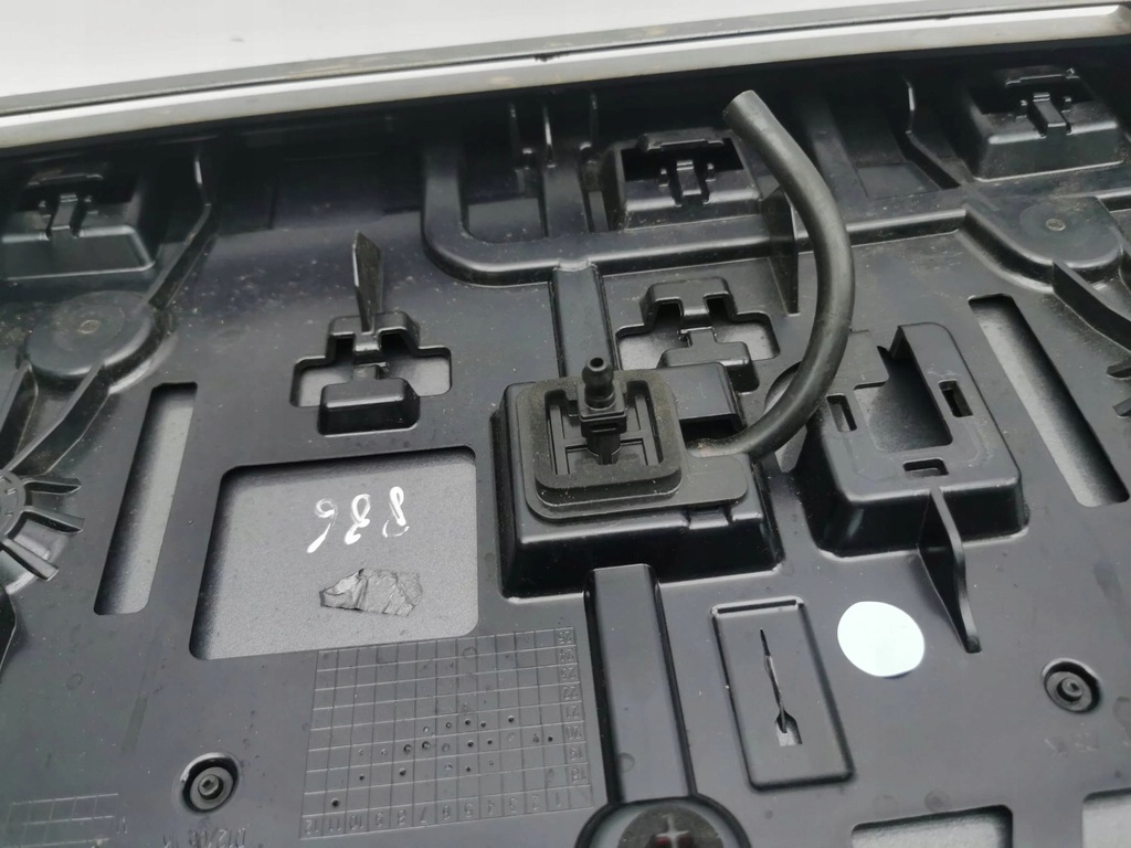 фото №8, Mercedes-benz eqa 2022 спойлер крышки a2477900100