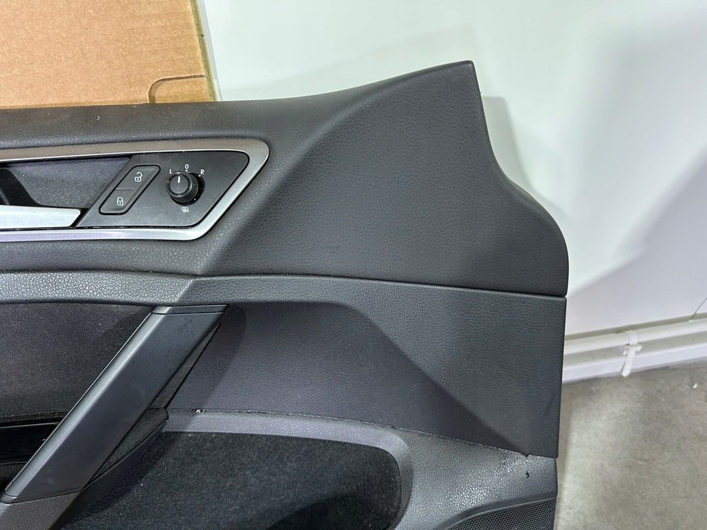 фото №4, Vw golf vii 3d обшивка дверь левый