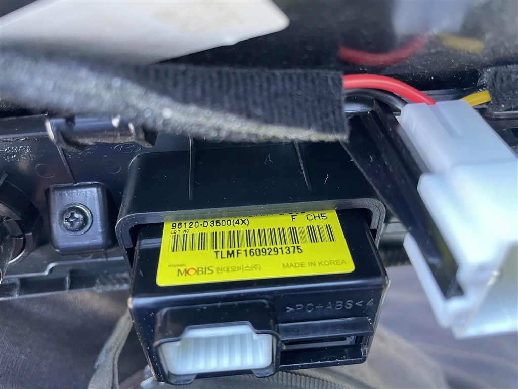 фото №5, Прикурювач штекер gniado usb aux 96120-d3500 hyundai tucson 3 iii