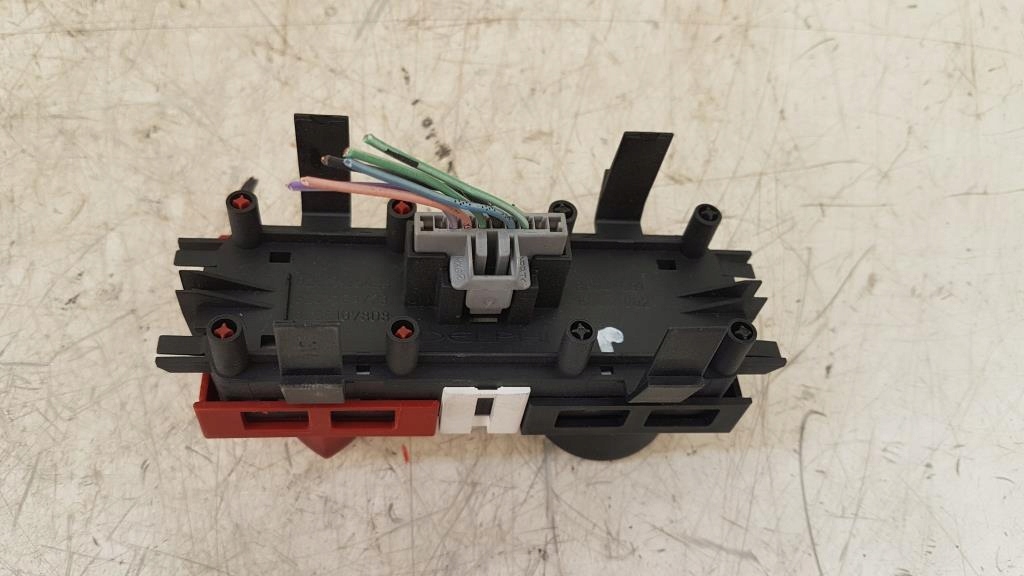 фото №2, Переключатель центрального замка renault megane ii