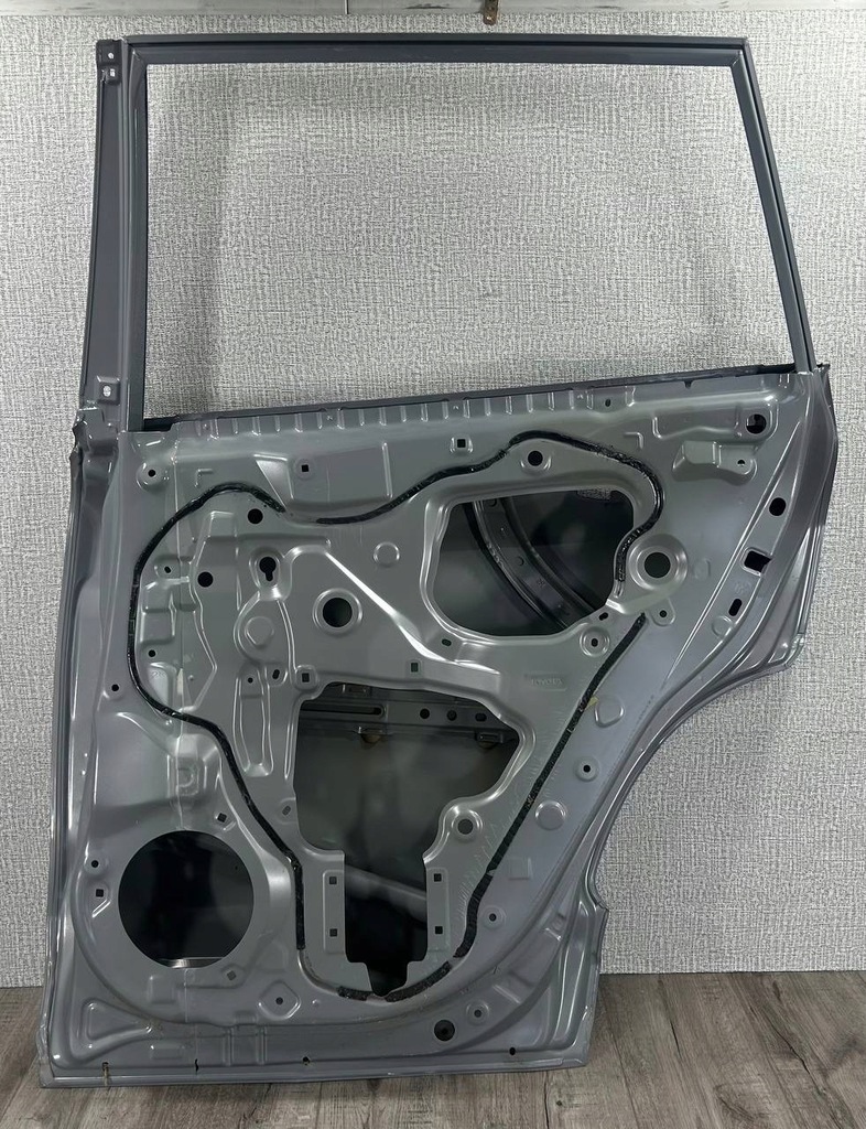 фото №12, Toyota corolla cross 2020- правая задняя дверь