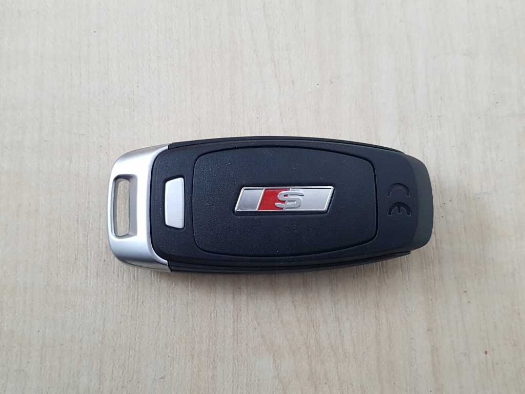 фото №1, Audi s3 a3 2021^ ключи pilot 8y0959754d