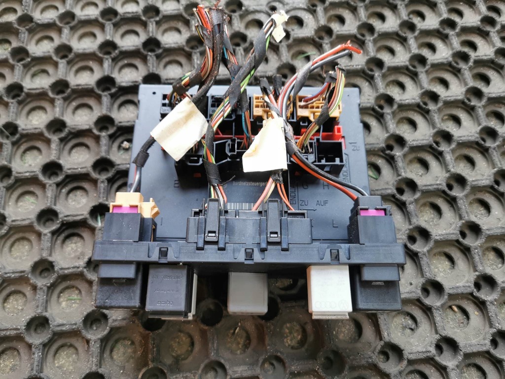 фото №1, Модуль блок управления бортовой сетью volkswagen оригинальный номер 3c8937049d