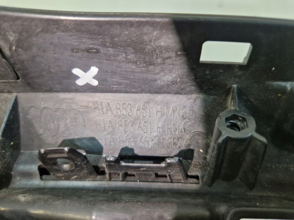 Audi q2 81a 20- fl sline s line чёрный решётка радиатора решётка радиатора бампера 81a853651 Доставка